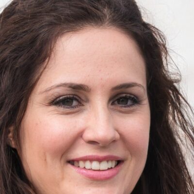 Portrait d'Hélène Vasseur, journaliste QHSE et industrie 4.0